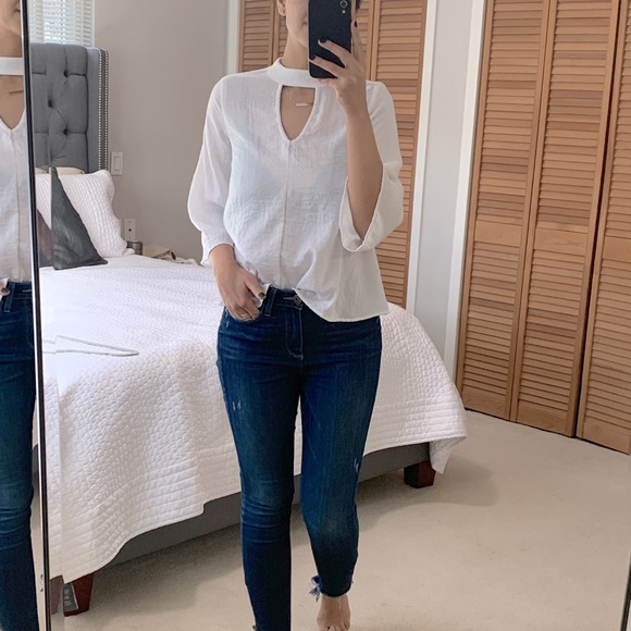 Keyhole White Blouse with Sleeves - Picture 3 of 5